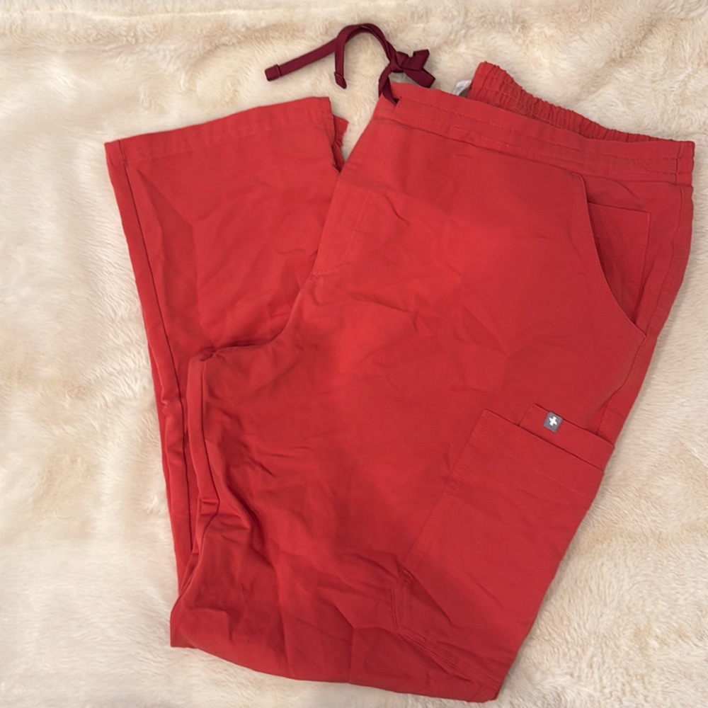 Figs Uniform! Medium Tops and XL Bottoms